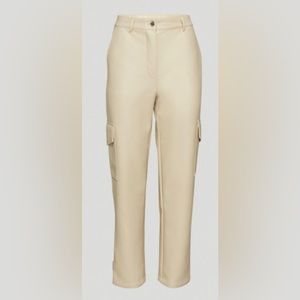 NWT Aritzia Wilfred Modern Cargo pant in vegan leather, sand white, size 2